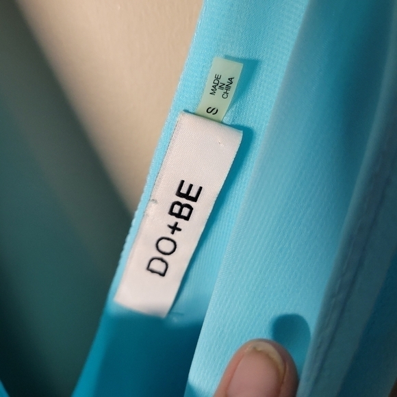 DO+BE light blue swing style deep V waist ties small flowy fit open back dress - Picture 7 of 8